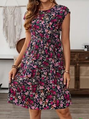 NWOT Flower Style Women’s A-Line Tiered Short Sleeved Floral Maxi Dress Size XL